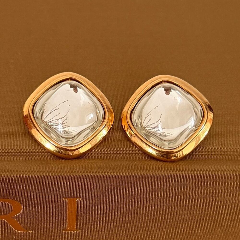 Vintage Trifari signed gold Tone Clear glass stone diamond shape Earrings
